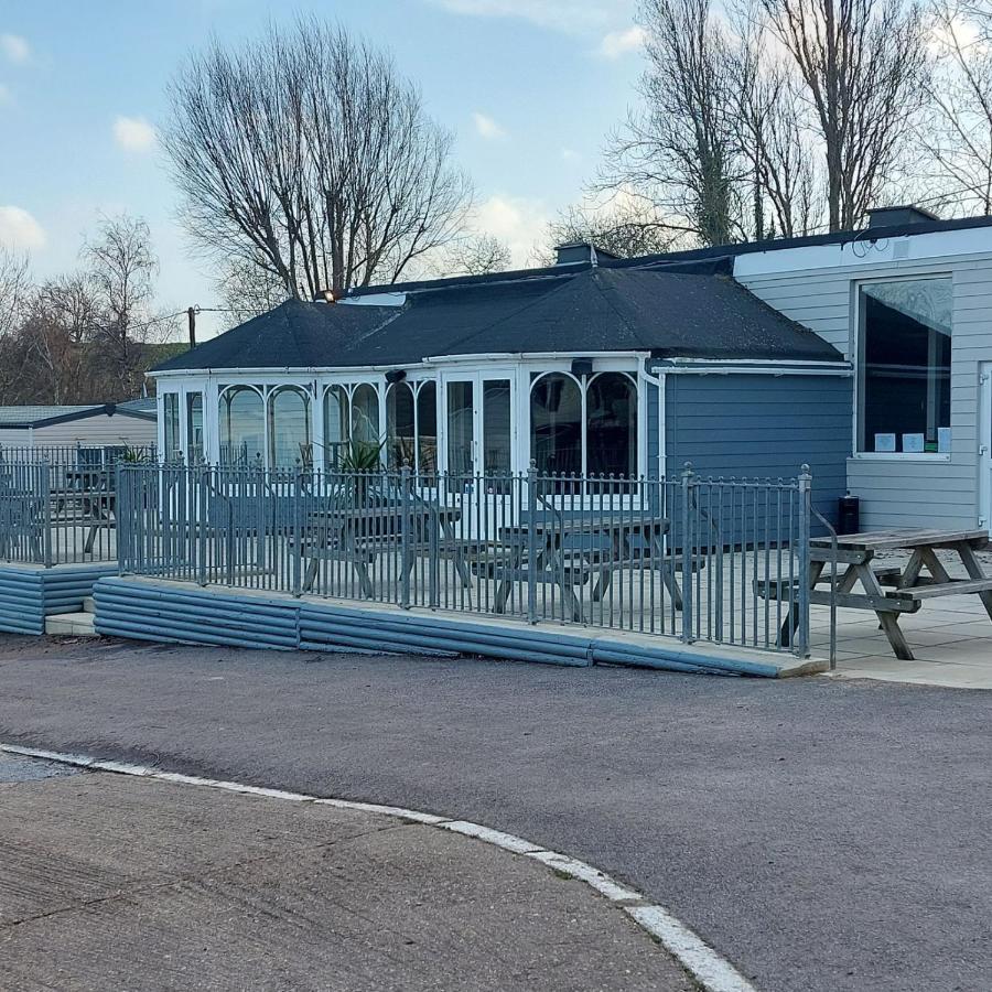 Warden Springs Caravan Park Ms16 Thornhill Road, Eastchurch,Me124Hf Sheerness Ngoại thất bức ảnh